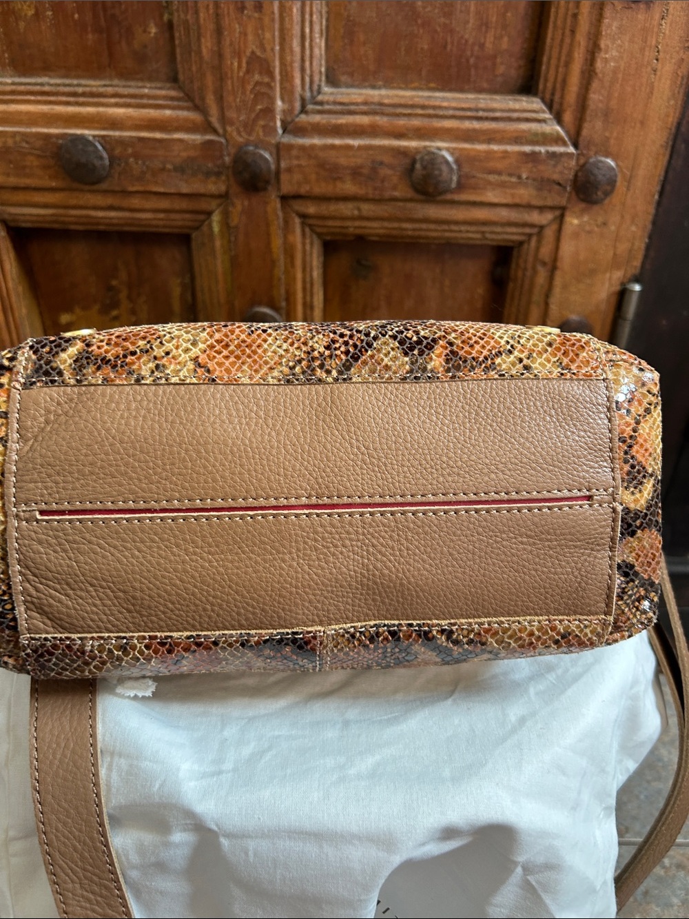 Hammitt Bryant Medium Shoulder Bag in Centerpiece Snake leather, NWT - Picture 6 of 12